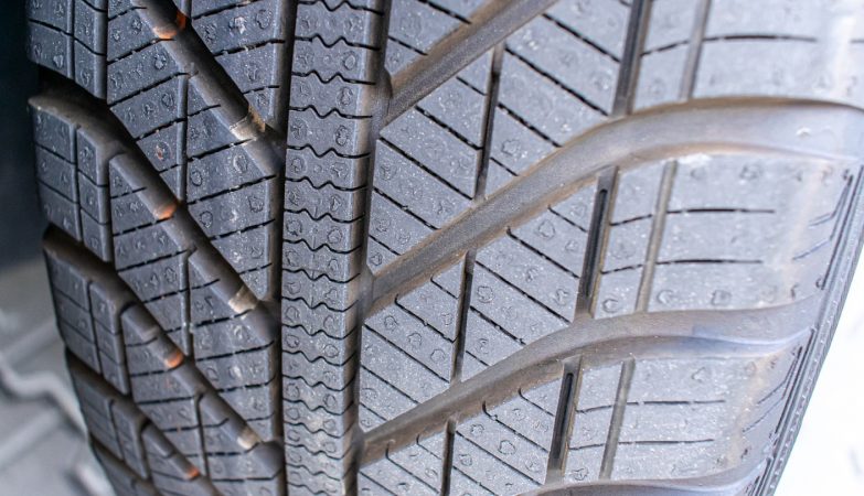 Pourquoi équiper votre voiture de pneus hiver ?