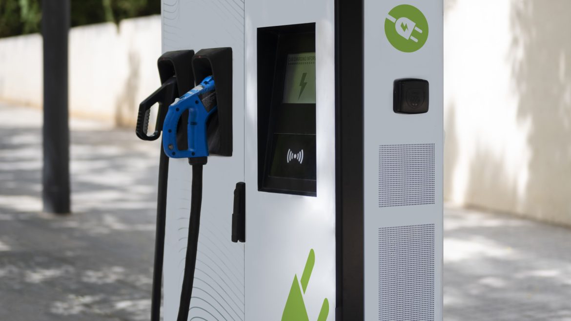 Pourquoi choisir un tiers investisseur pour une borne de recharge ?