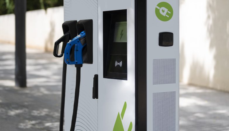 Pourquoi choisir un tiers investisseur pour une borne de recharge ?